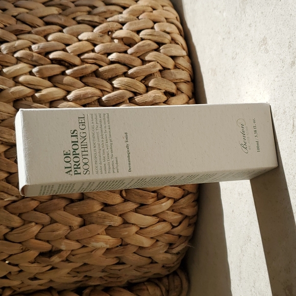 Benton Aloe Propolis Soothing Gel 3.38 oz New Face Moisturizer Fade Acne Scars - Picture 4 of 5